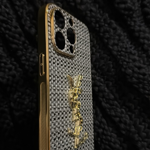Designer inspired iPhone 15 pro max case - Picture 5 of 5